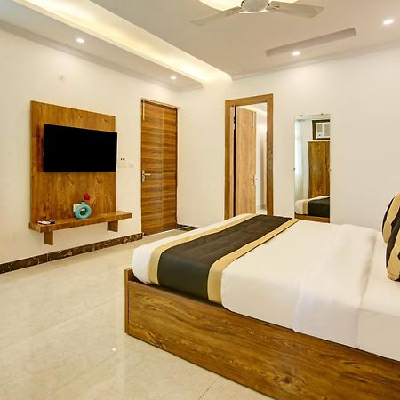 Hotel The Emporio Grand Near Vaishali Metro Station Gáziábád Kültér fotó