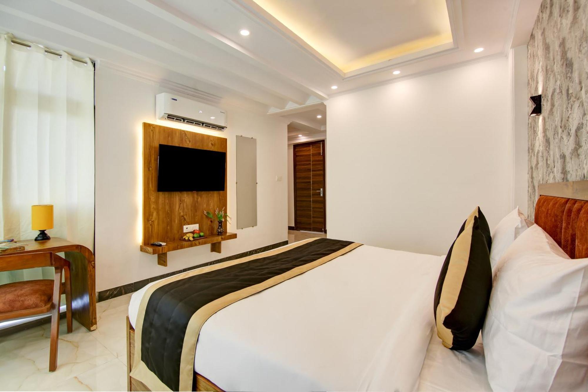 Hotel The Emporio Grand Near Vaishali Metro Station Gáziábád Kültér fotó