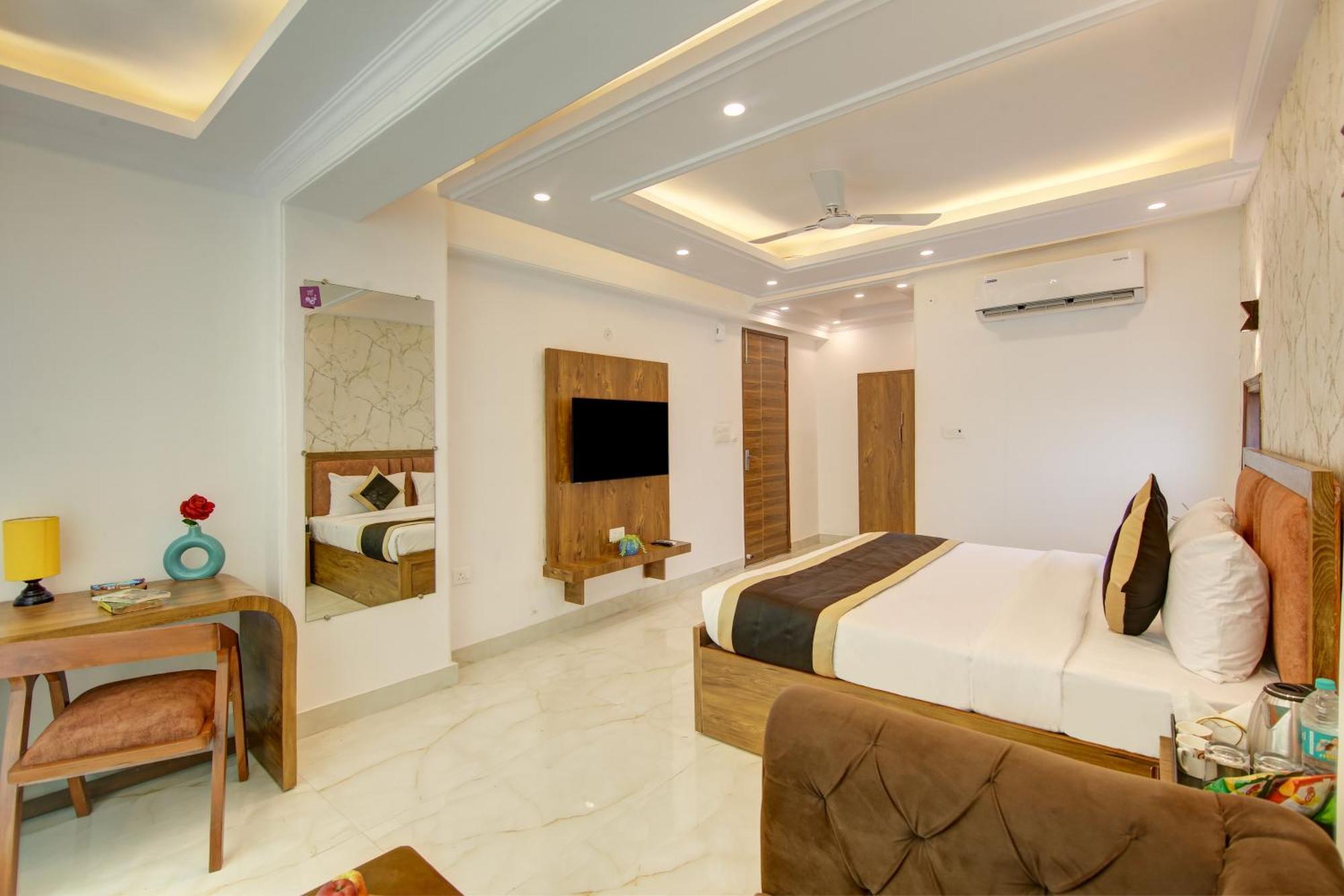 Hotel The Emporio Grand Near Vaishali Metro Station Gáziábád Kültér fotó