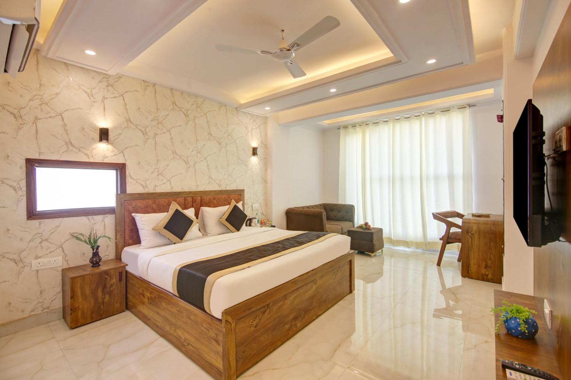 Hotel The Emporio Grand Near Vaishali Metro Station Gáziábád Kültér fotó