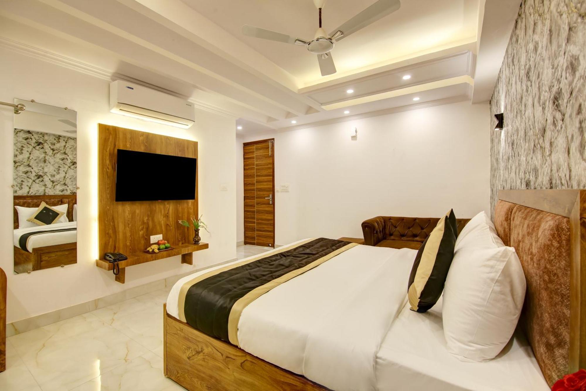 Hotel The Emporio Grand Near Vaishali Metro Station Gáziábád Kültér fotó