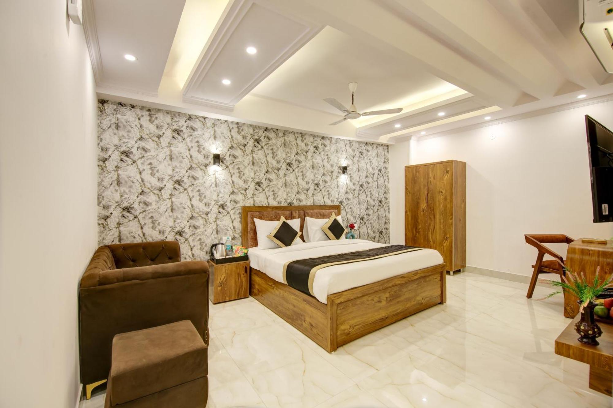 Hotel The Emporio Grand Near Vaishali Metro Station Gáziábád Kültér fotó