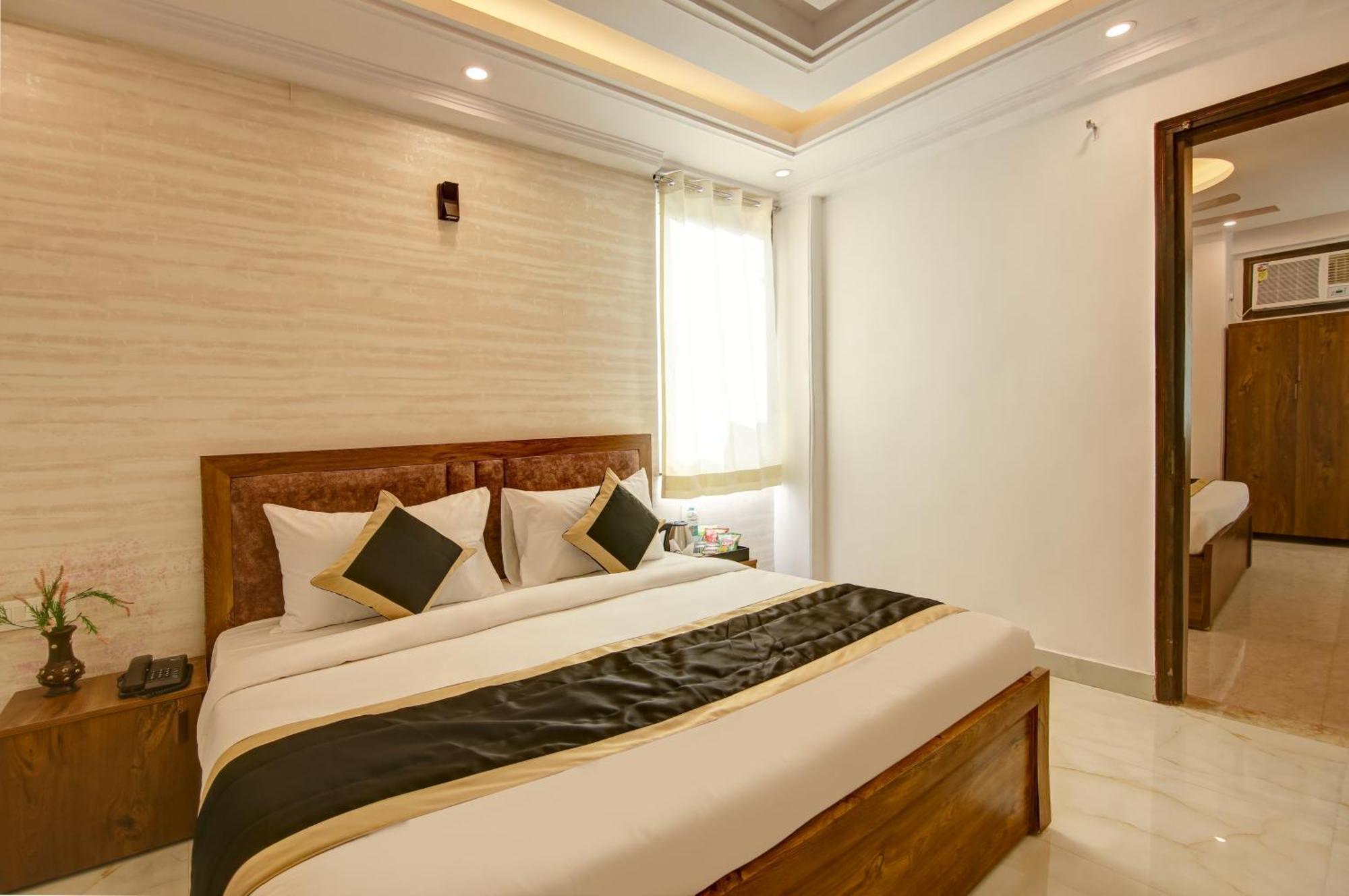 Hotel The Emporio Grand Near Vaishali Metro Station Gáziábád Kültér fotó