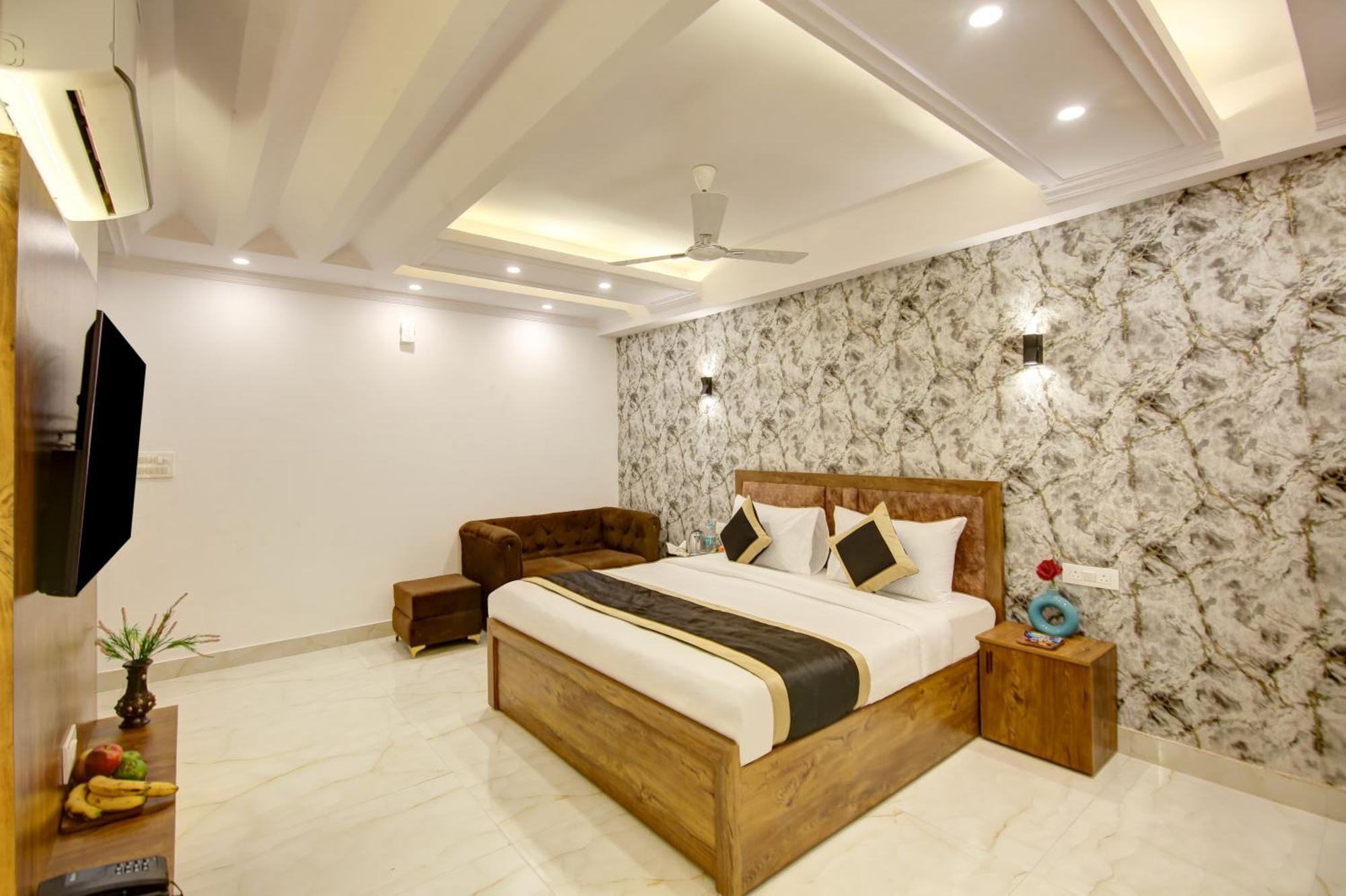 Hotel The Emporio Grand Near Vaishali Metro Station Gáziábád Kültér fotó