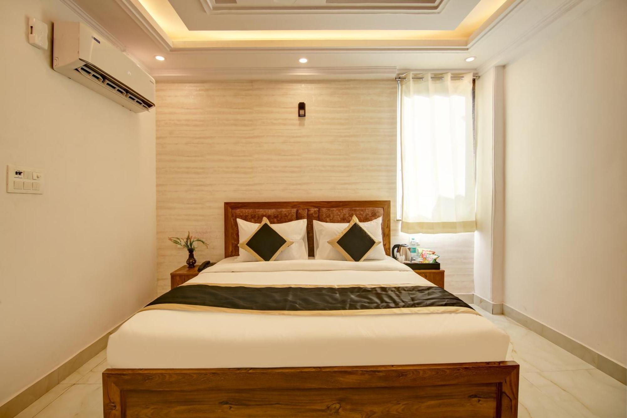 Hotel The Emporio Grand Near Vaishali Metro Station Gáziábád Kültér fotó