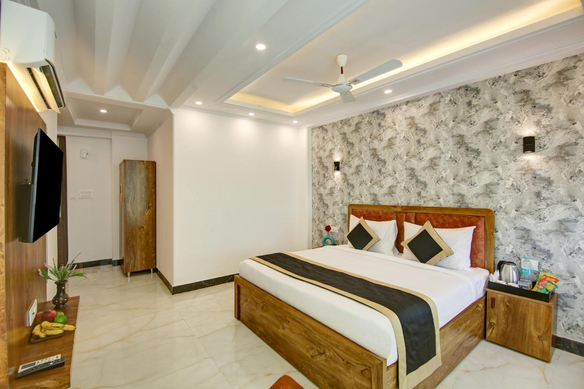 Hotel The Emporio Grand Near Vaishali Metro Station Gáziábád Kültér fotó
