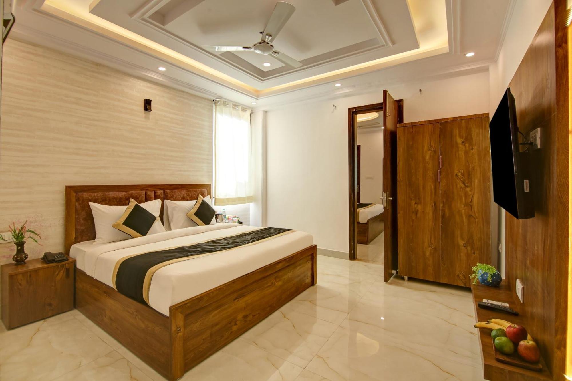 Hotel The Emporio Grand Near Vaishali Metro Station Gáziábád Kültér fotó