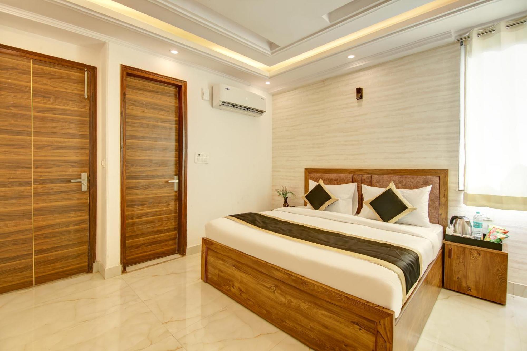 Hotel The Emporio Grand Near Vaishali Metro Station Gáziábád Kültér fotó