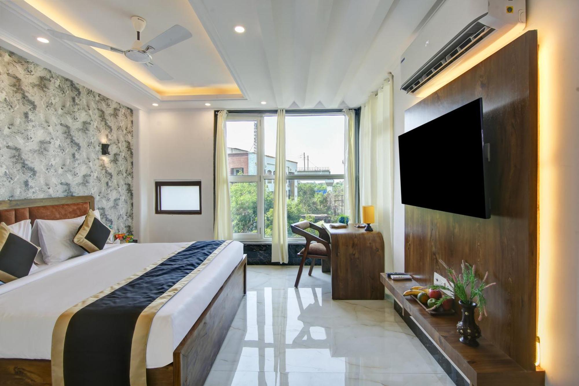 Hotel The Emporio Grand Near Vaishali Metro Station Gáziábád Kültér fotó