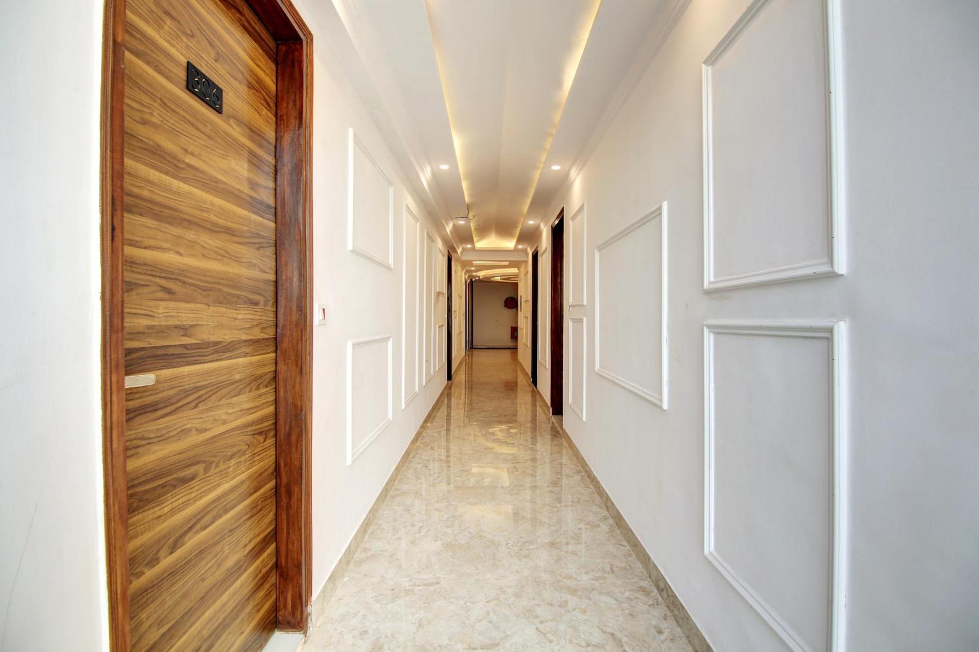 Hotel The Emporio Grand Near Vaishali Metro Station Gáziábád Kültér fotó