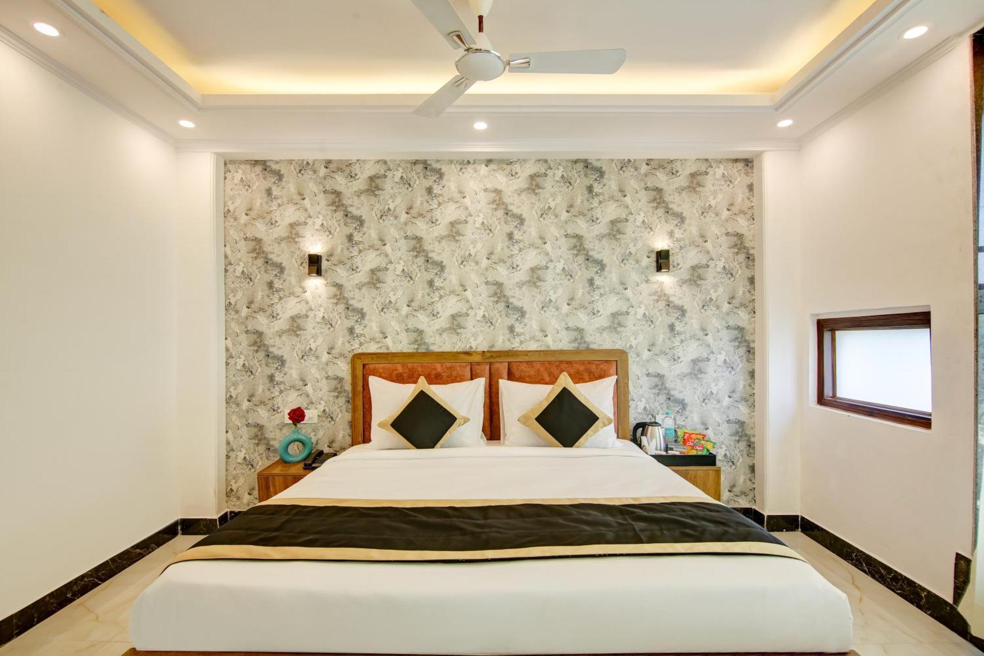 Hotel The Emporio Grand Near Vaishali Metro Station Gáziábád Kültér fotó