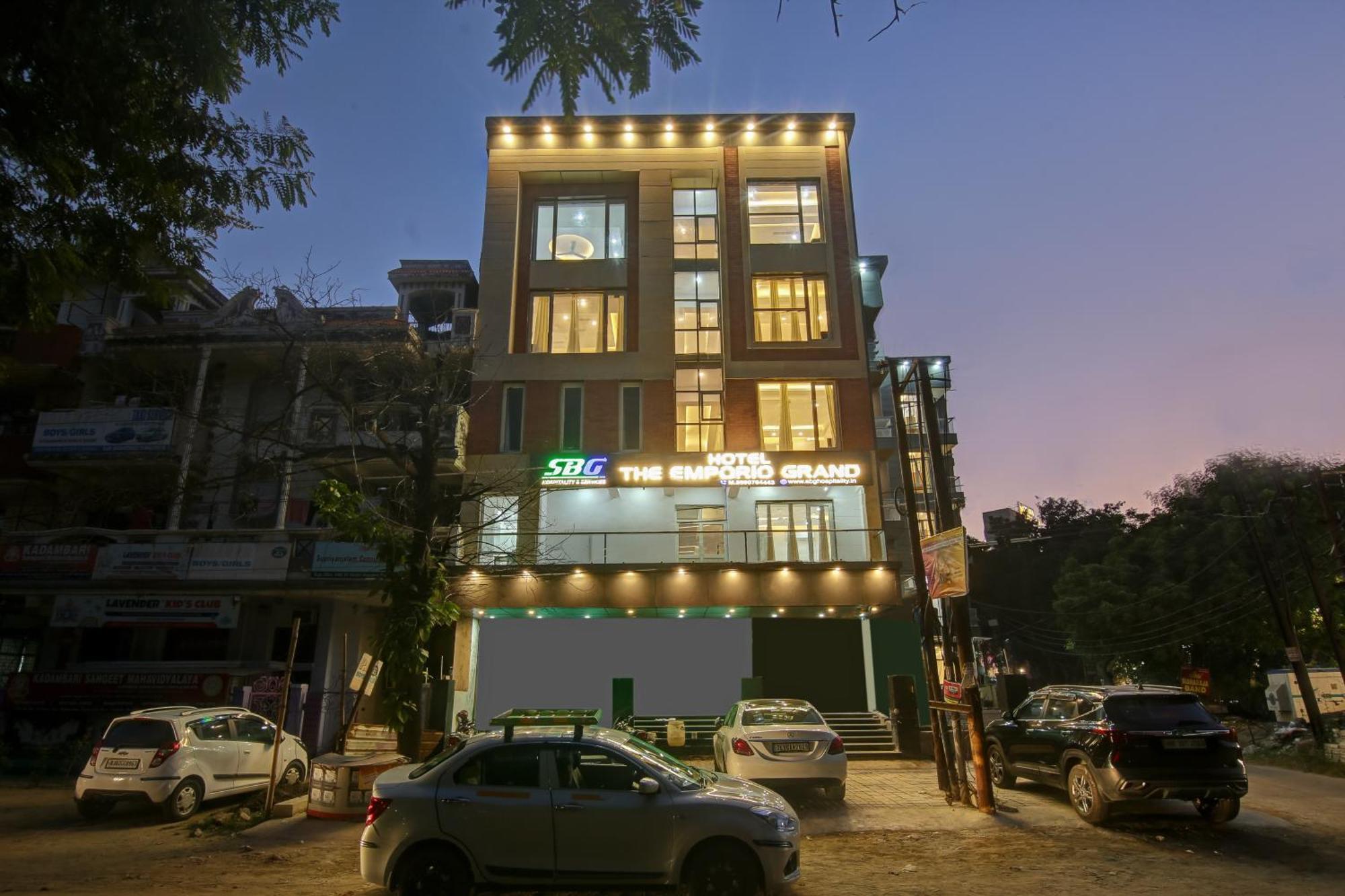 Hotel The Emporio Grand Near Vaishali Metro Station Gáziábád Kültér fotó