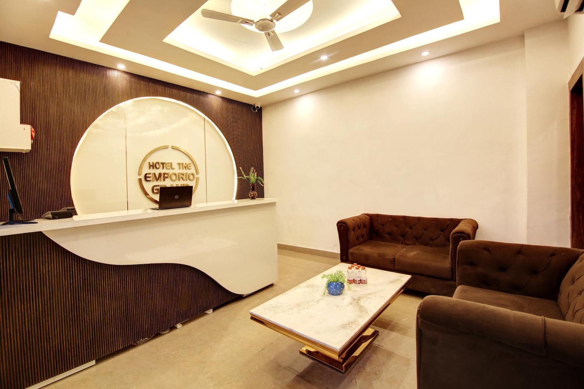 Hotel The Emporio Grand Near Vaishali Metro Station Gáziábád Kültér fotó