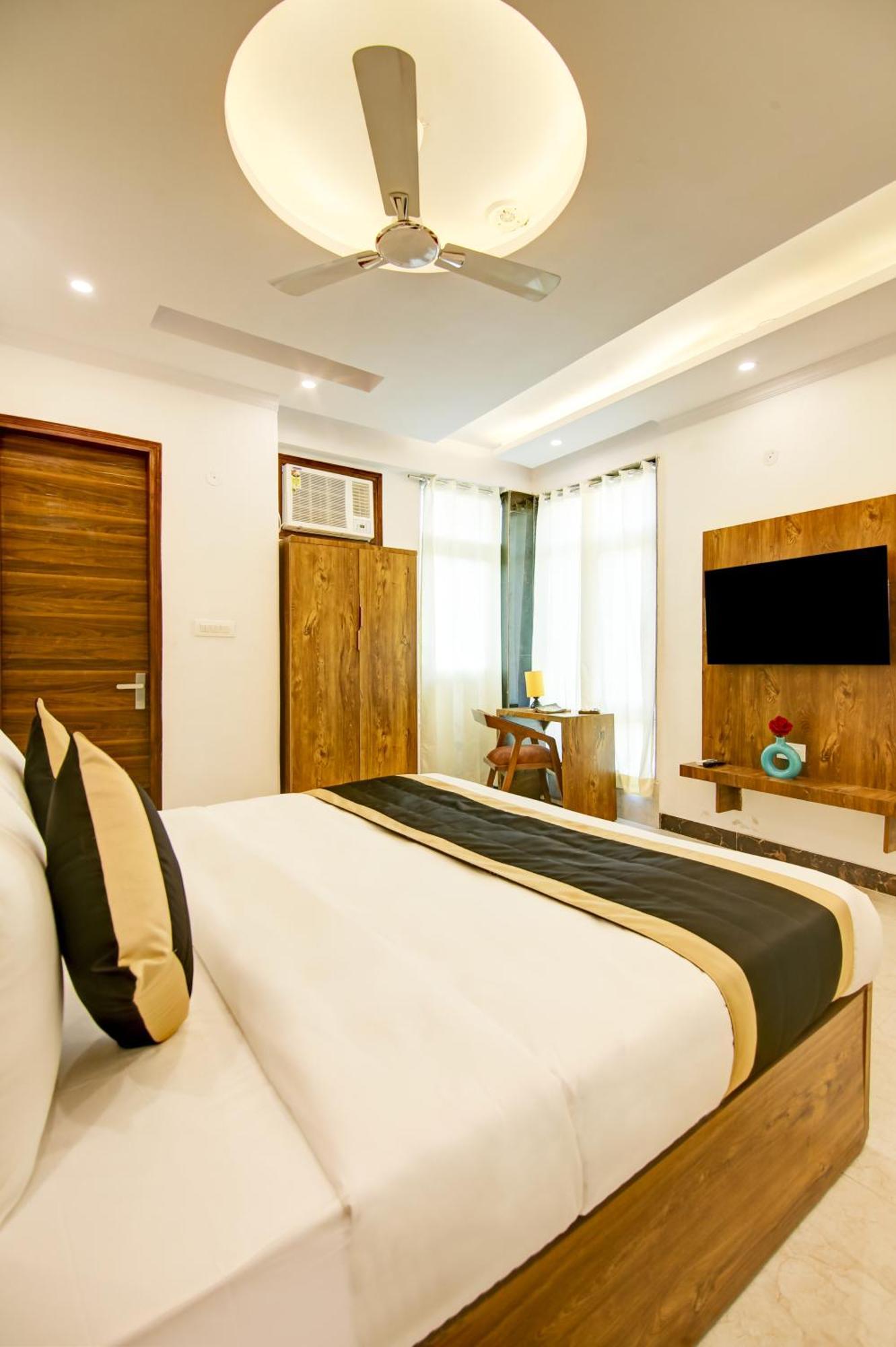 Hotel The Emporio Grand Near Vaishali Metro Station Gáziábád Kültér fotó