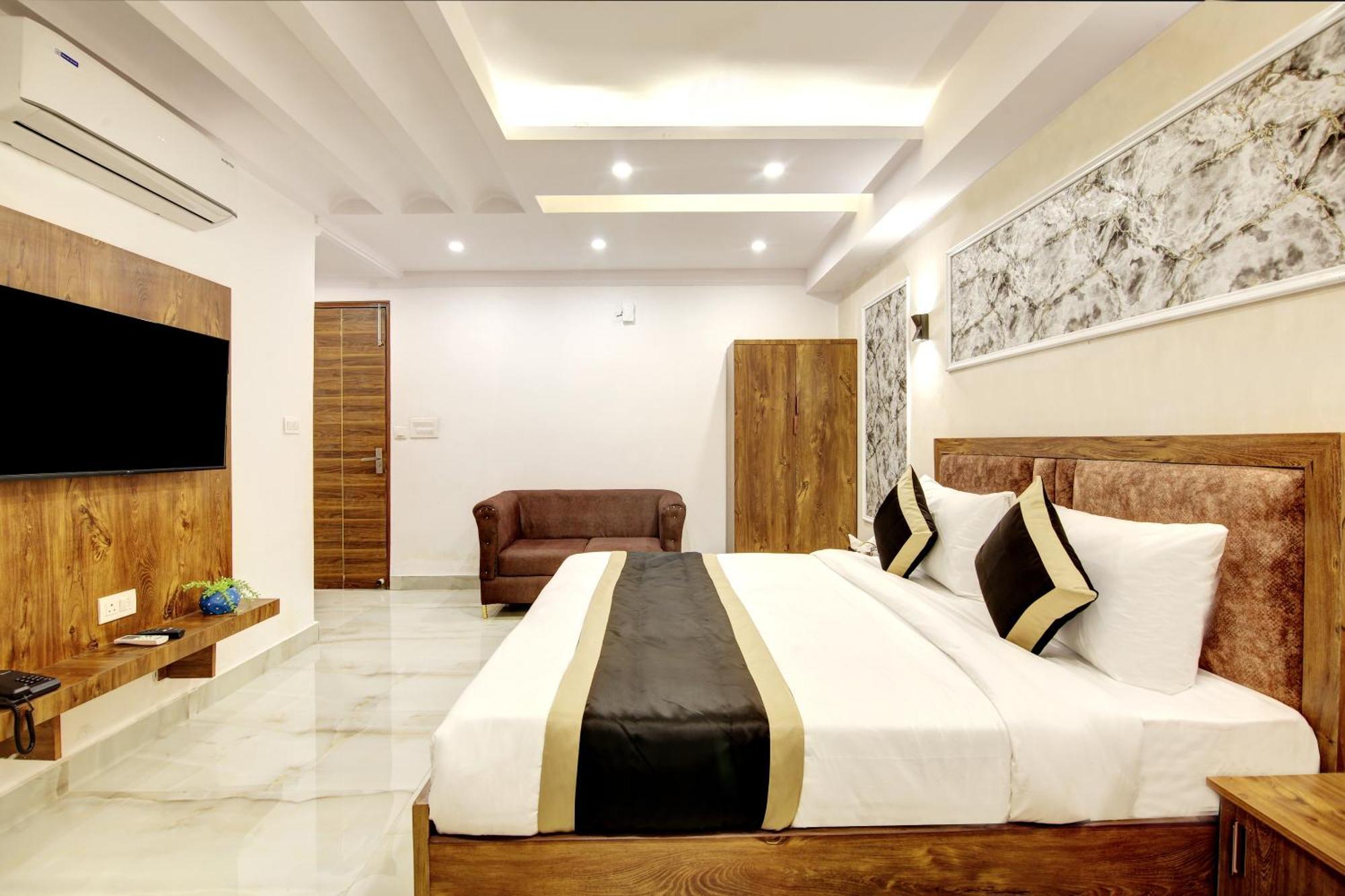 Hotel The Emporio Grand Near Vaishali Metro Station Gáziábád Kültér fotó