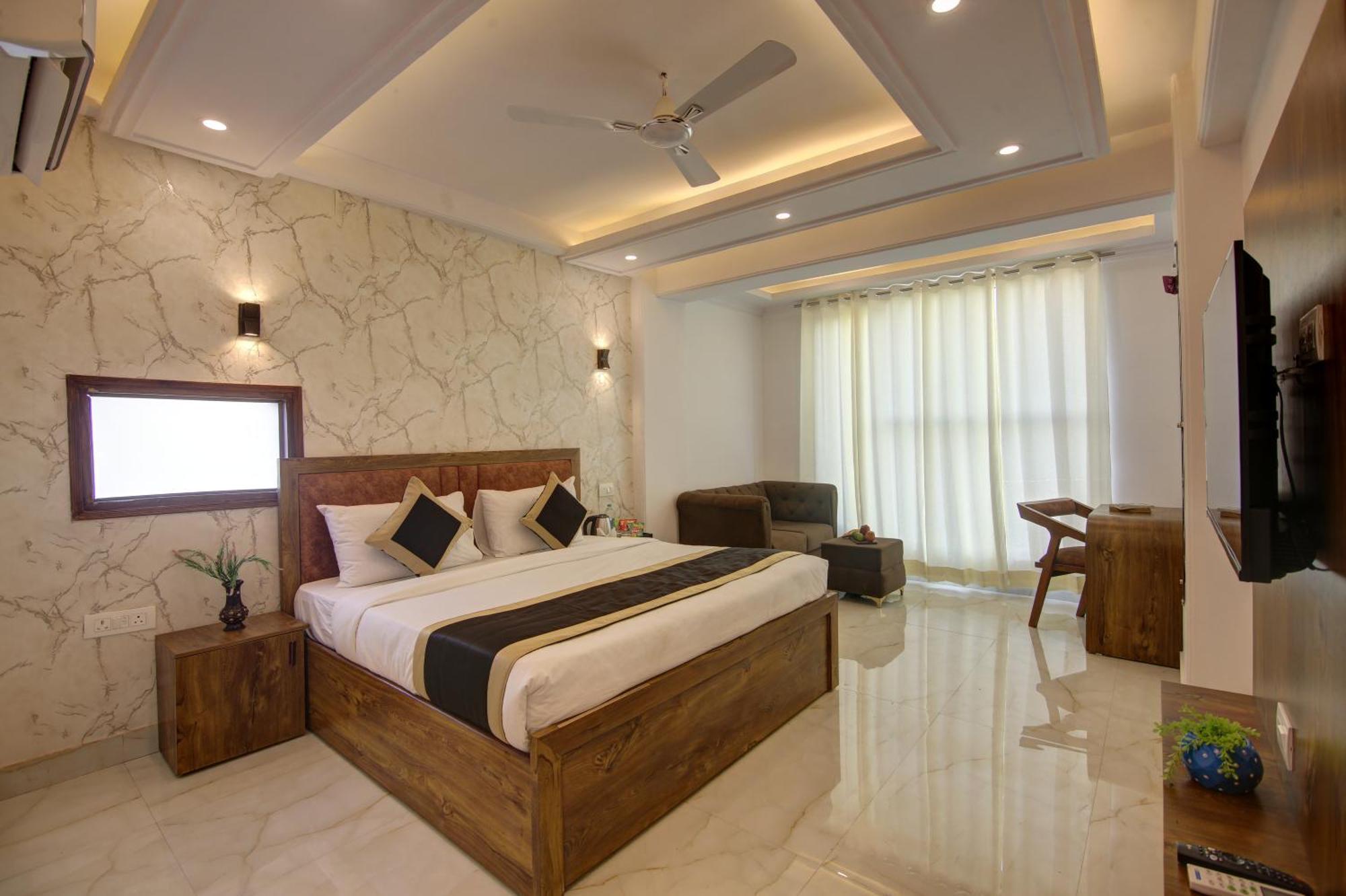 Hotel The Emporio Grand Near Vaishali Metro Station Gáziábád Kültér fotó
